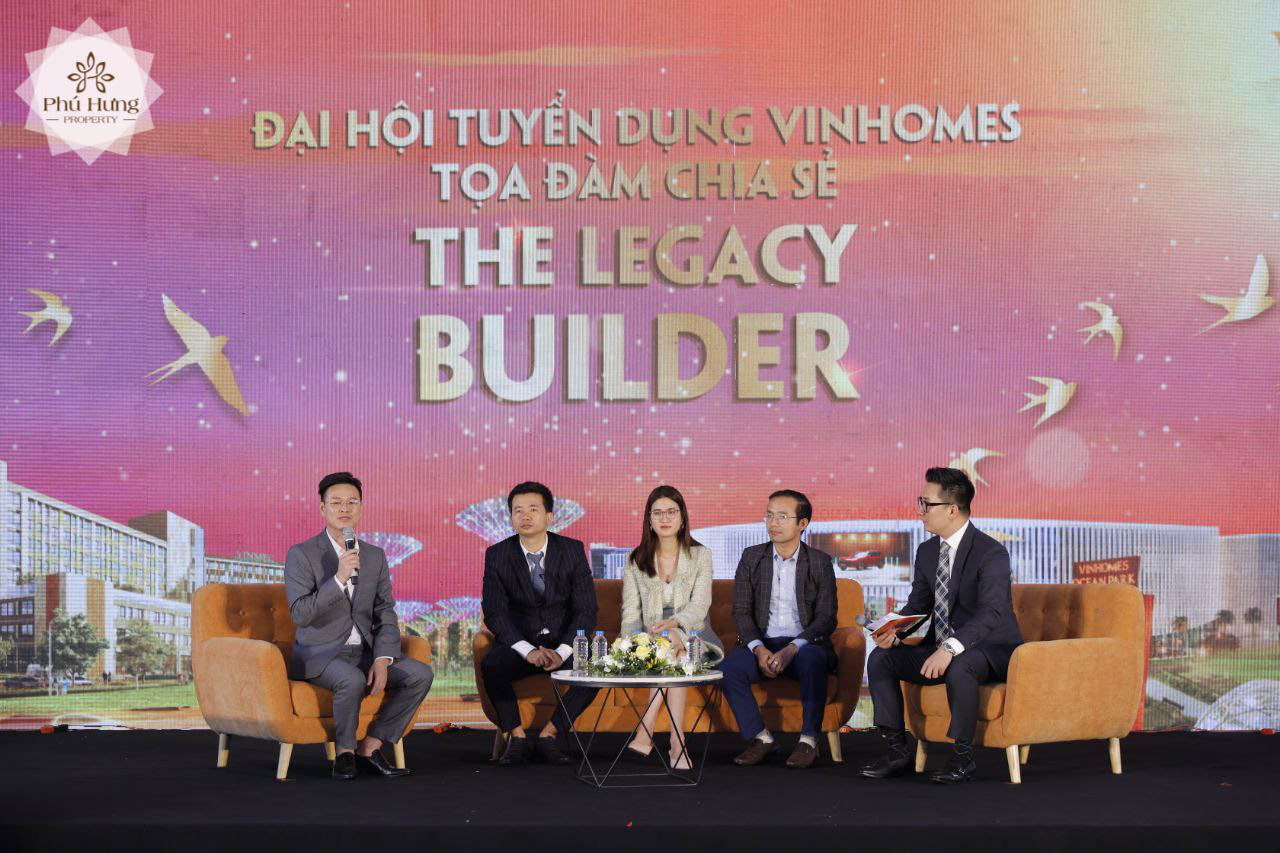 Các diễn giả là những lãnh đạo doanh nghiệp BĐS thành danh đã có những chia sẻ quý giá thông qua talkshow “The Legacy Builder – Người xây huyền thoại”.